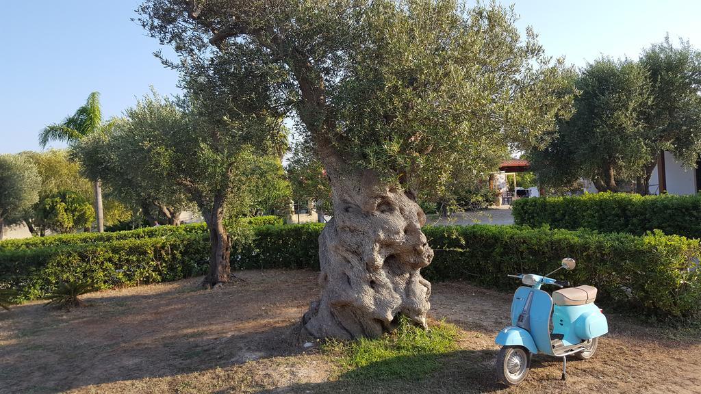 Agriturismo Villa Tommaso Torre dell'Orso Exterior photo